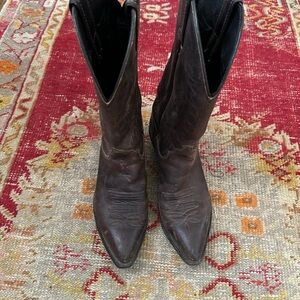 Vintage Justin’s Women’s 12” Leather Cowboy boot